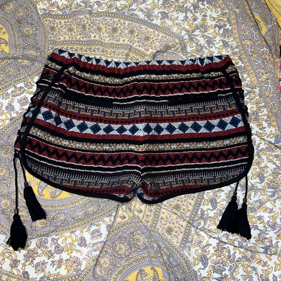 Paper Crane Tapestry Woven Fabric Bohemian Shorts with Corset Lacing and Tassels - Picture 5 of 8